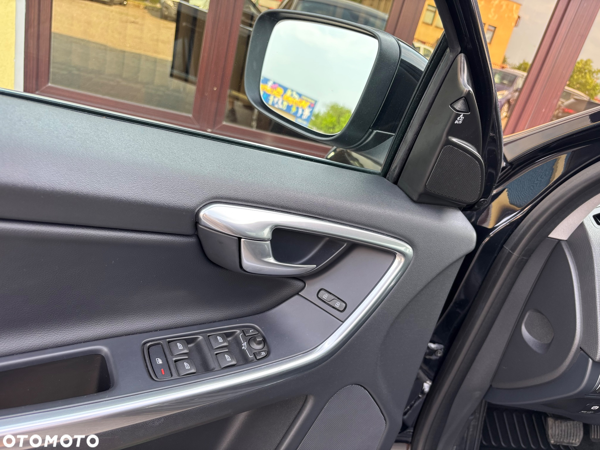 Volvo XC 60 3.2 AWD Momentum - 16