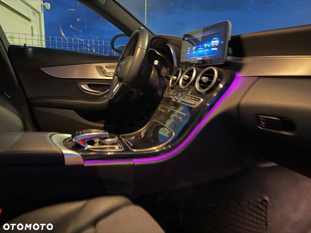 Mercedes-Benz Klasa C 220 d 4Matic 9G-TRONIC Night Edition - 5