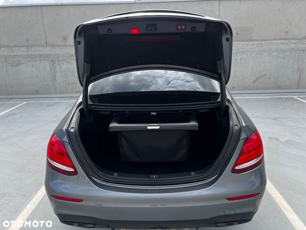 Mercedes-Benz Klasa E 43 AMG 4-Matic - 23