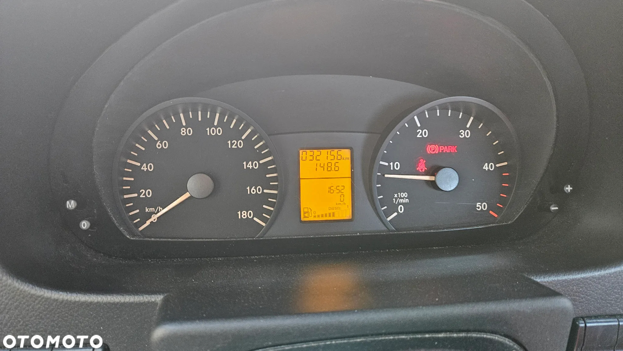 Mercedes-Benz Sprinter - 4
