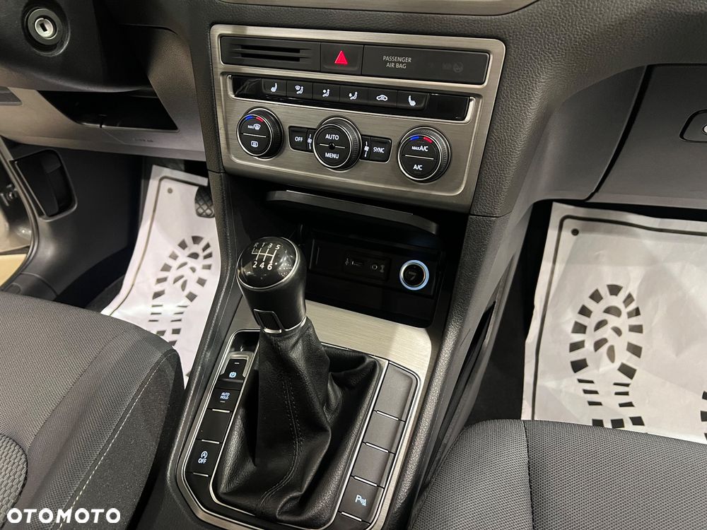 Volkswagen Golf Sportsvan 2.0 TDI (BlueMotion Technology) Comfortline - 38