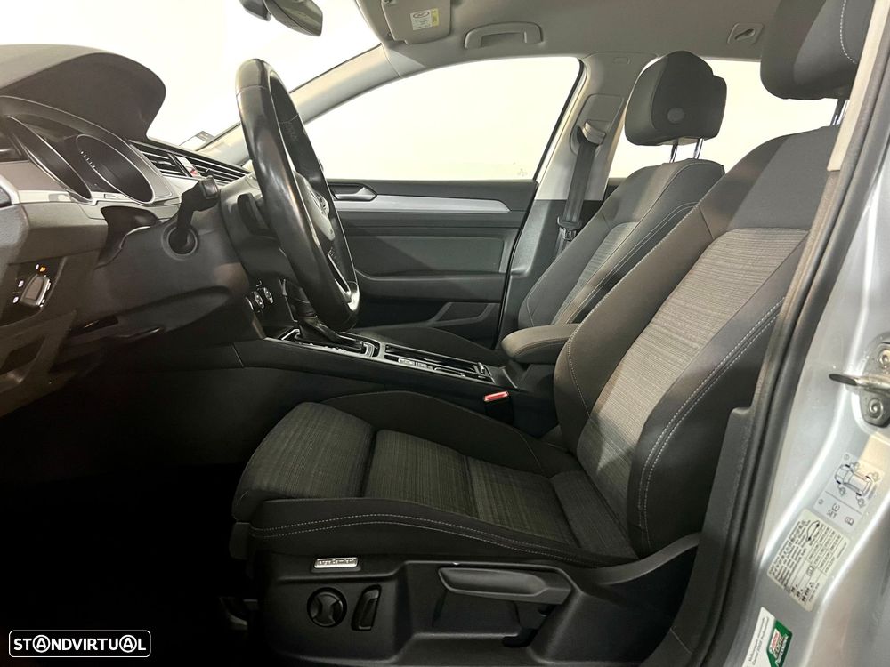 VW Passat Variant 1.6 TDI Confortline DSG - 15