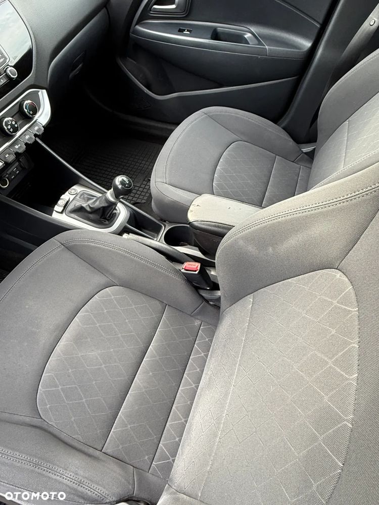 Kia Rio 1.2 M - 7