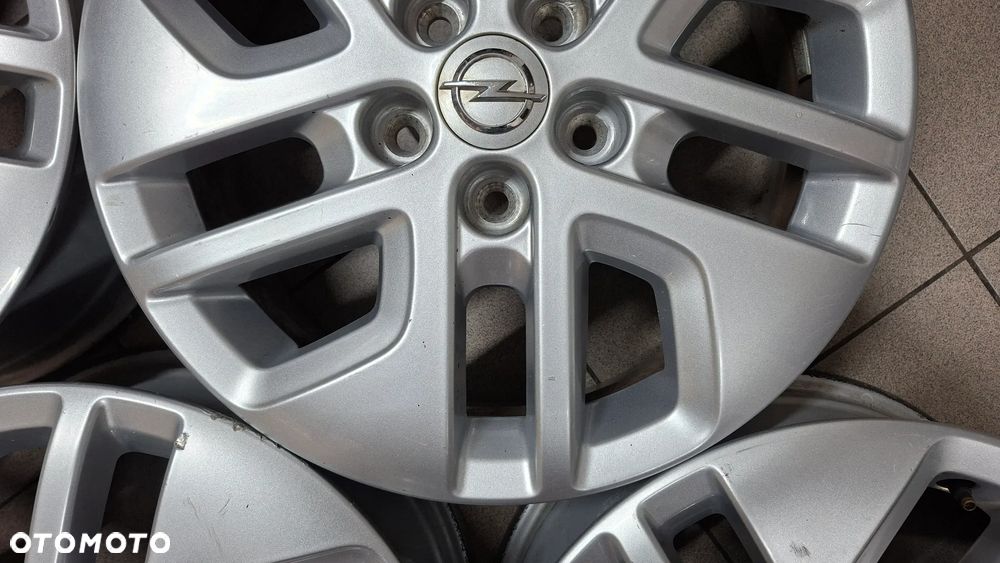 Felgi Aluminiowe 17 Renault Trafic III Opel Vivaro B 5x114.3 ET 50 - 9