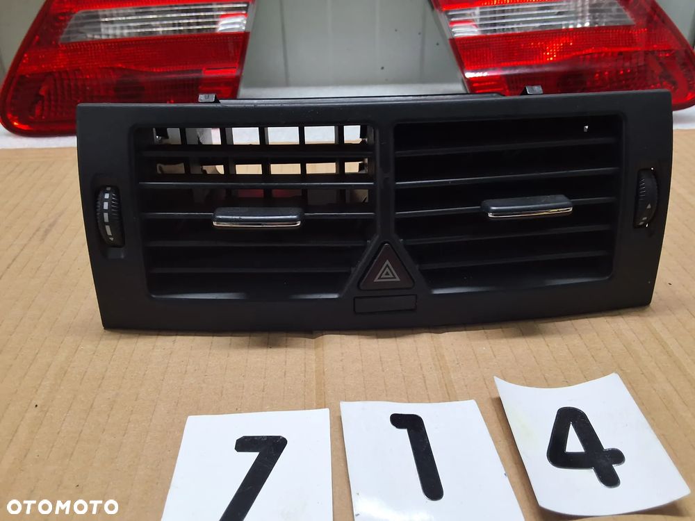 MERCEDES A-KLASA W169 WLOT POWIETRZA SRODKOWA A1698300054 - 2