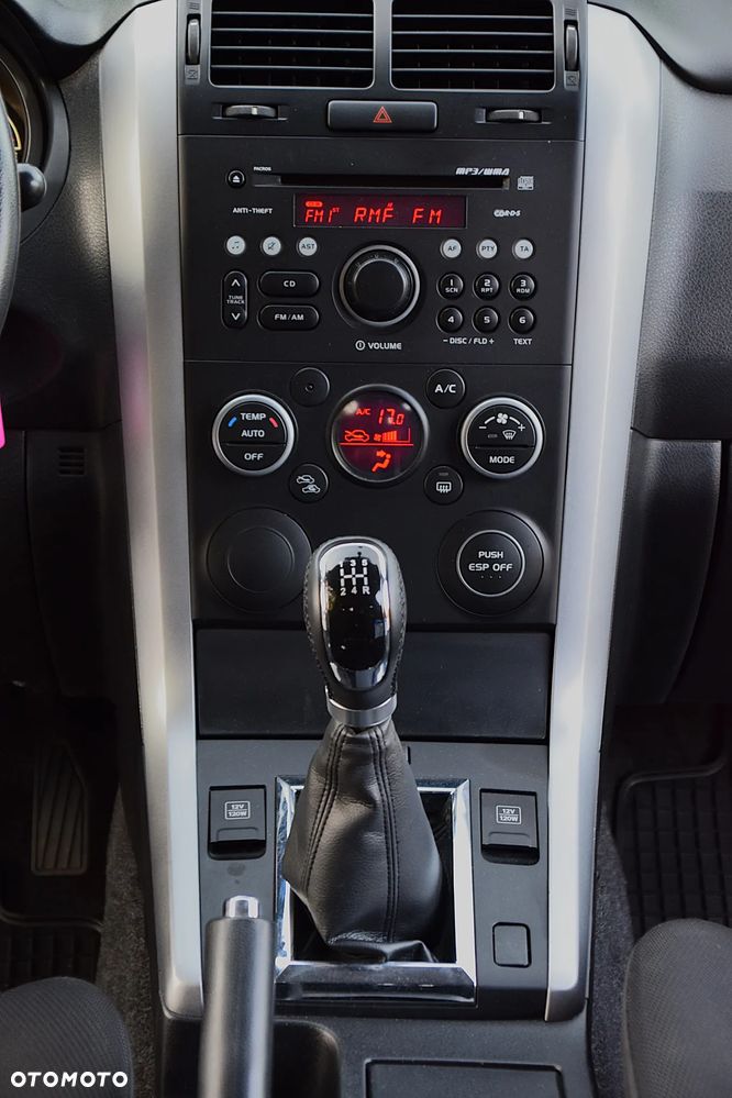 Suzuki Grand Vitara 1.6 Club - 29