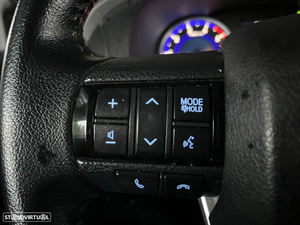 Toyota Hilux 2.4 D-4D 4WD CD Tracker S CA - 28