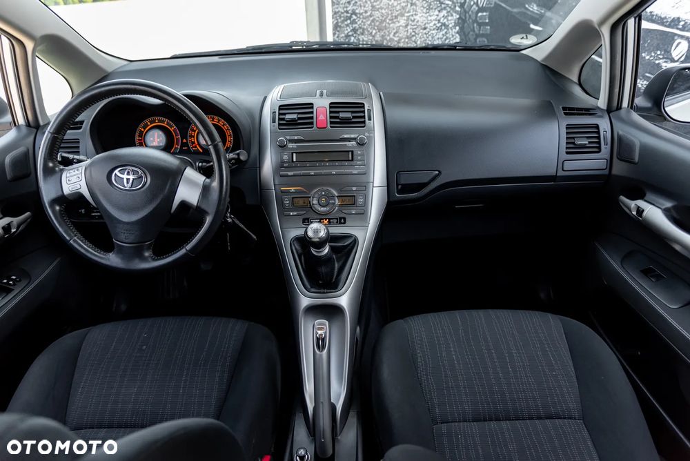 Toyota Auris 1.33 VVT-i Terra - 26