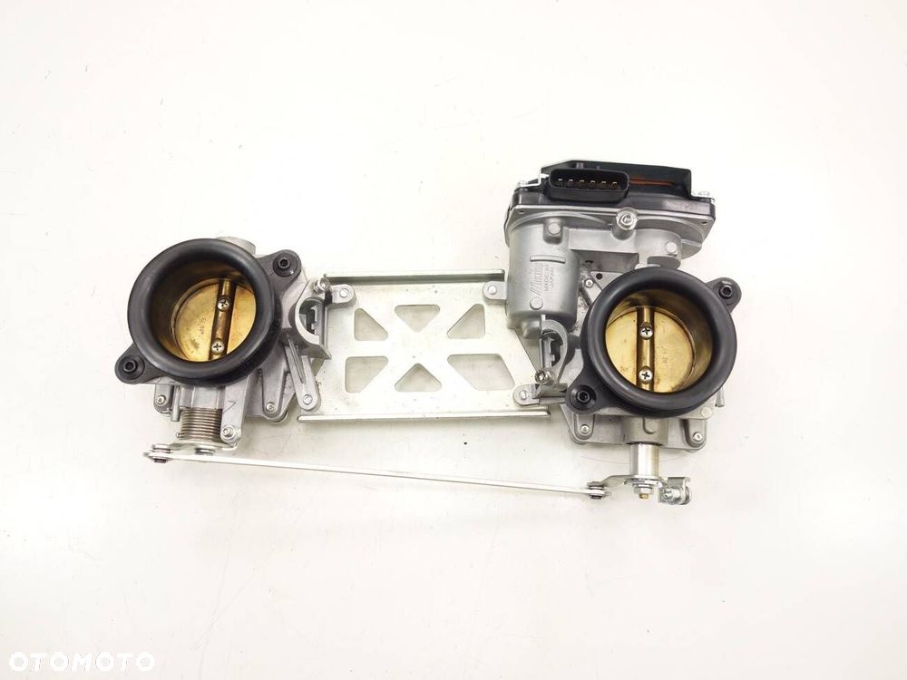 Ducati Supersport S 937 17- Przepustnice - 3