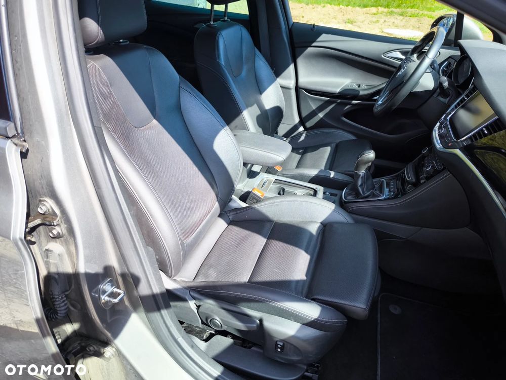 Opel Astra 1.4 T Elite - 21