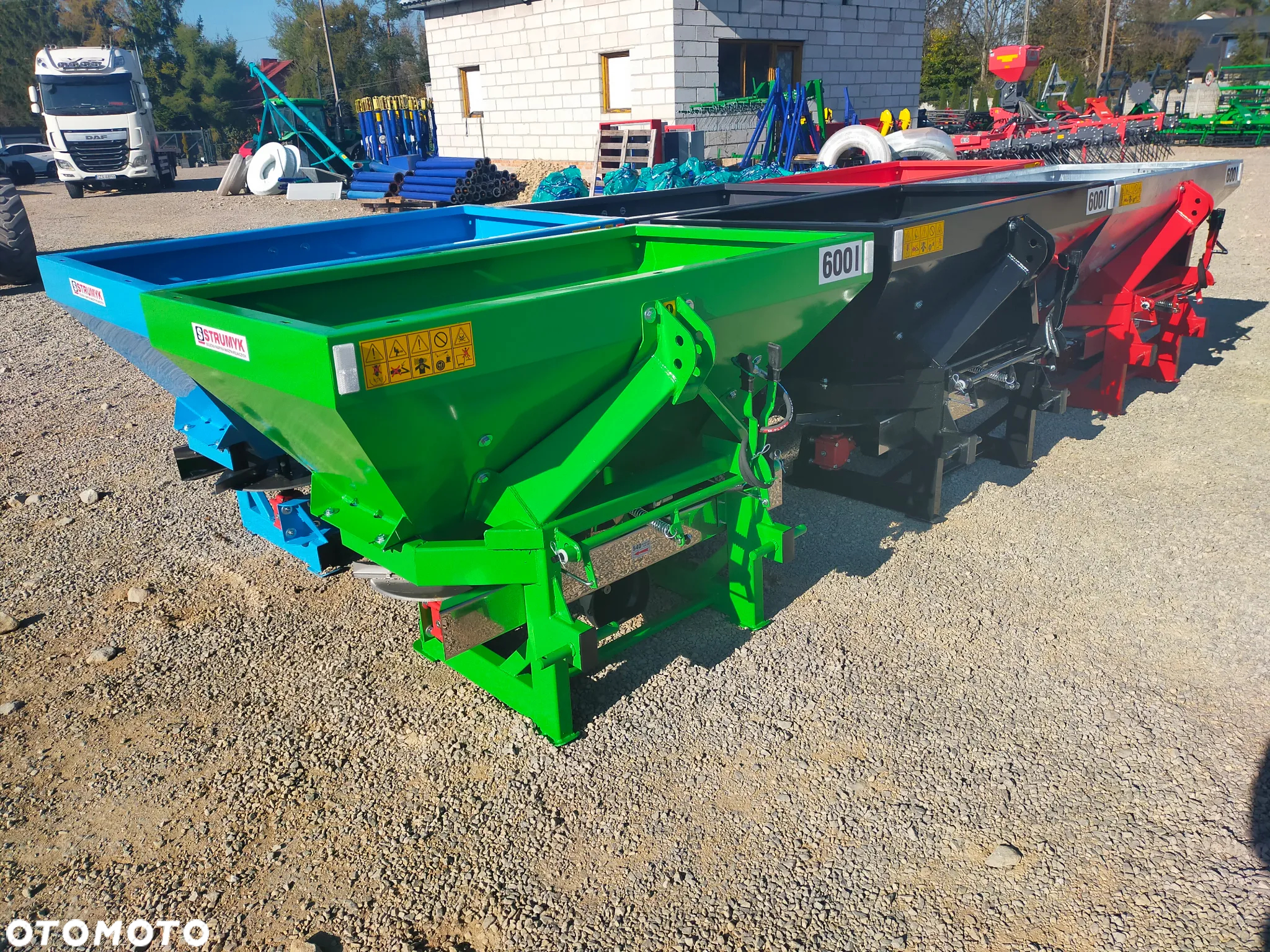 TYTAN rozsiewacz dwutalerzowy 400 - 1600l PLANDEKA/OCYNK strumyk - 3