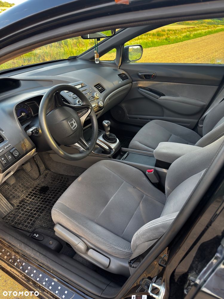 Honda Civic 1.8 Executive - 10