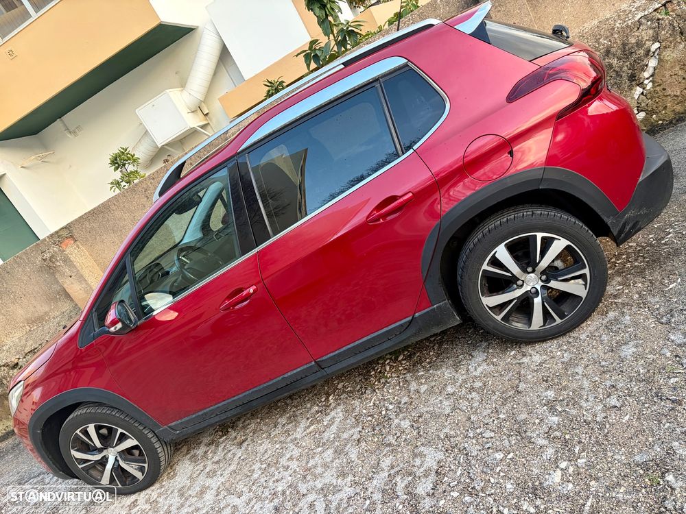 Peugeot 2008 1.2 PureTech Allure EAT6 - 10