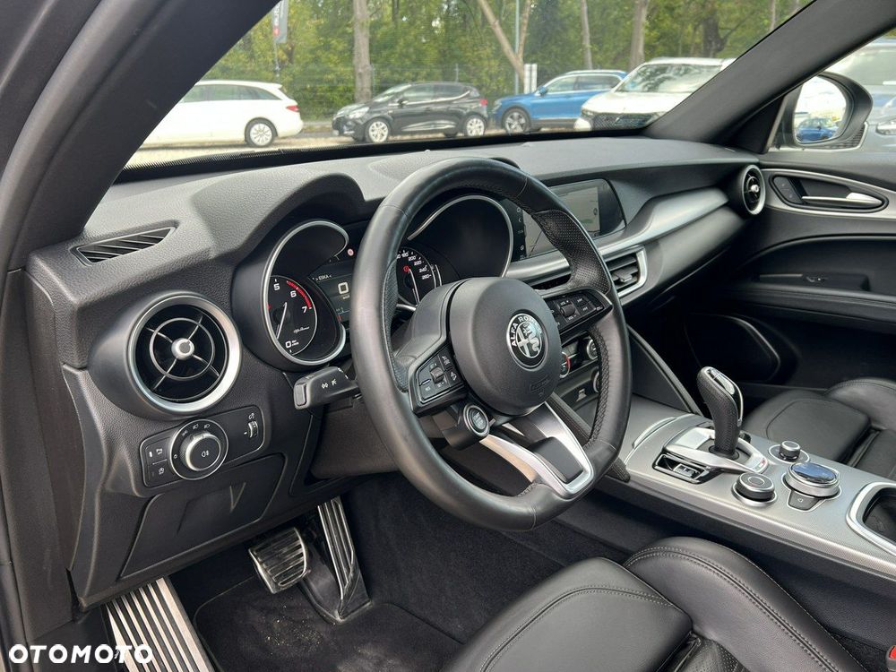 Alfa Romeo Stelvio - 27