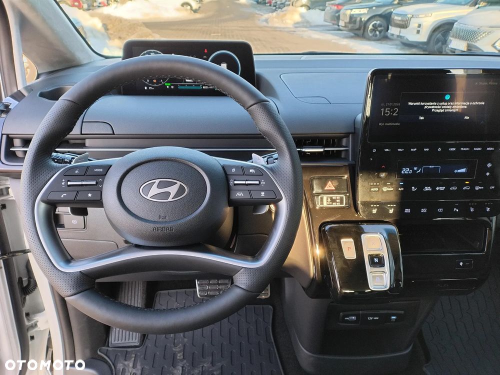 Hyundai Staria 1.6 T-GDI HEV Luxury - 23