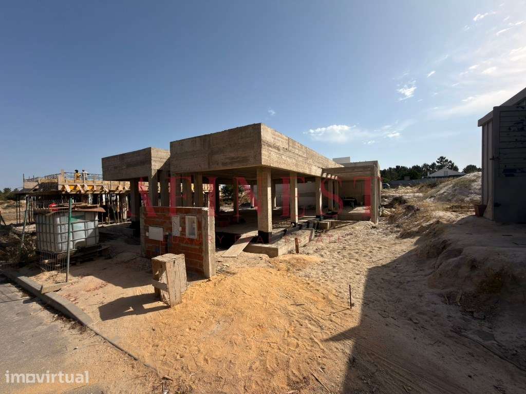 Moradia T3+1 em PINHAL GENERAL FERNÃO FERRO SEIXAL - Grande imagem: 4/8