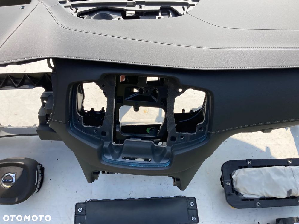 VOLVO XC90 II DESKA KONSOLA KOKPIT PULPIT PÓŁKA PARAPET PODUSZKI POWIETRZNE KIEROWCY PASAZERA KOLAN PODUSZKA POWIETRZNA KOLANOWA AIRBAG PASY PAS SKÓRA EU USA KANADA - 9
