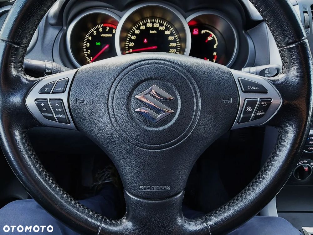 Suzuki Grand Vitara 2.4 Premium EU5 - 27