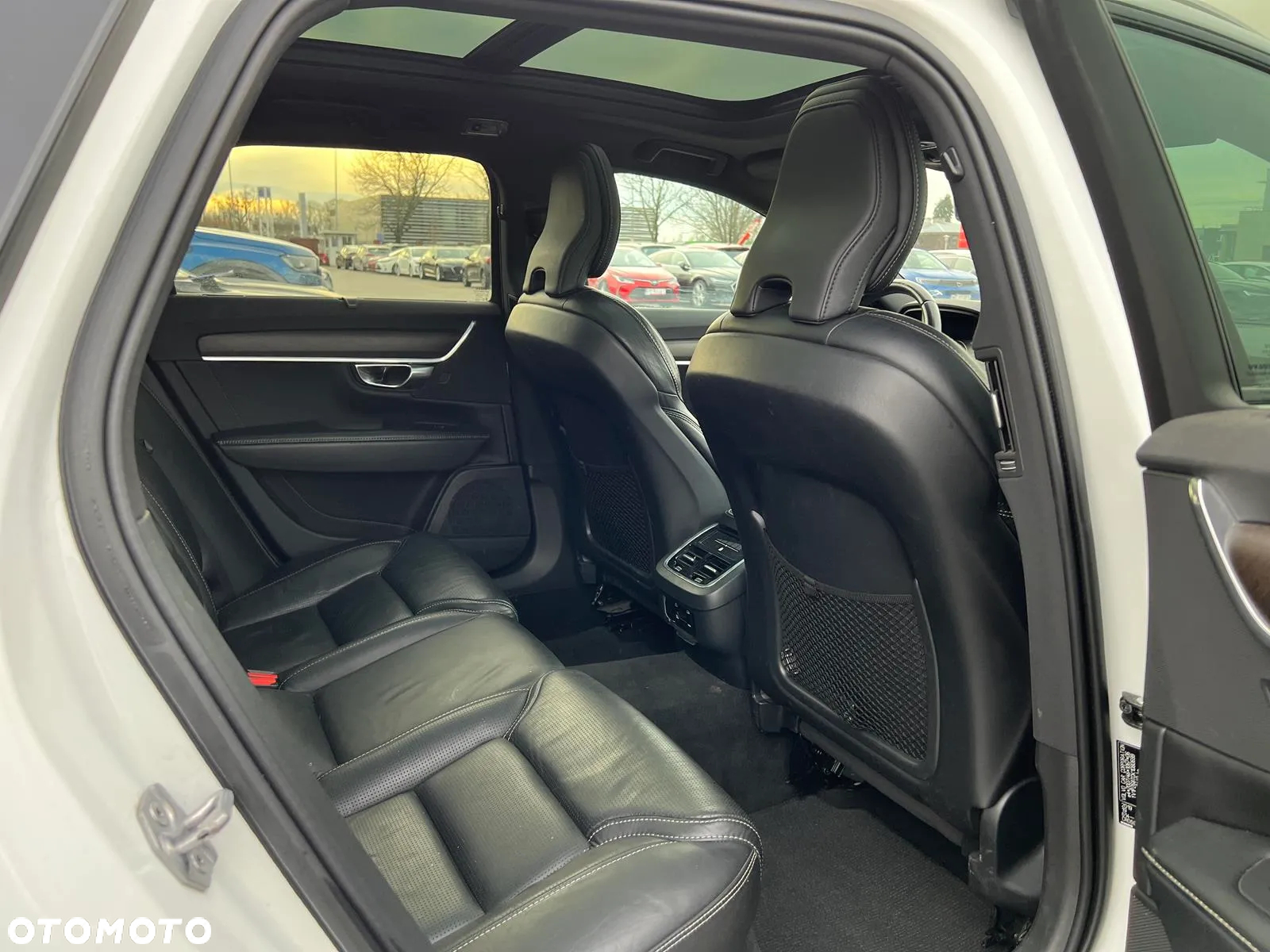 Volvo V90 Cross Country D5 AWD Pro - 24