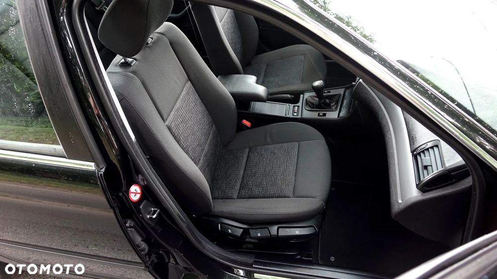BMW Seria 3 320i - 14