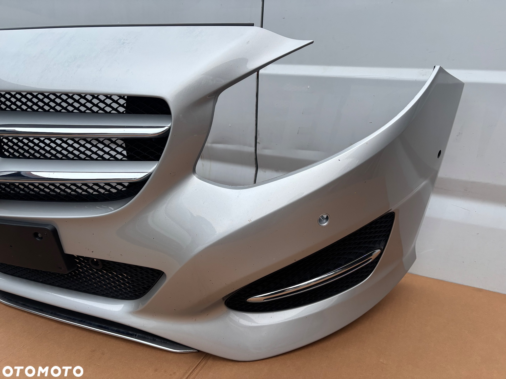 Zderzak Przedni Kompletny Mercedes B Klasa W246 Lift 14-18 Grill Znaczek Kratka Lewa Prawa Chrom Wzmocnienie Pianka Srebrny A0008880060 A2468880538 A2468880460 A2468852422 A2468852222 A2468852322  A2468850053 - 3