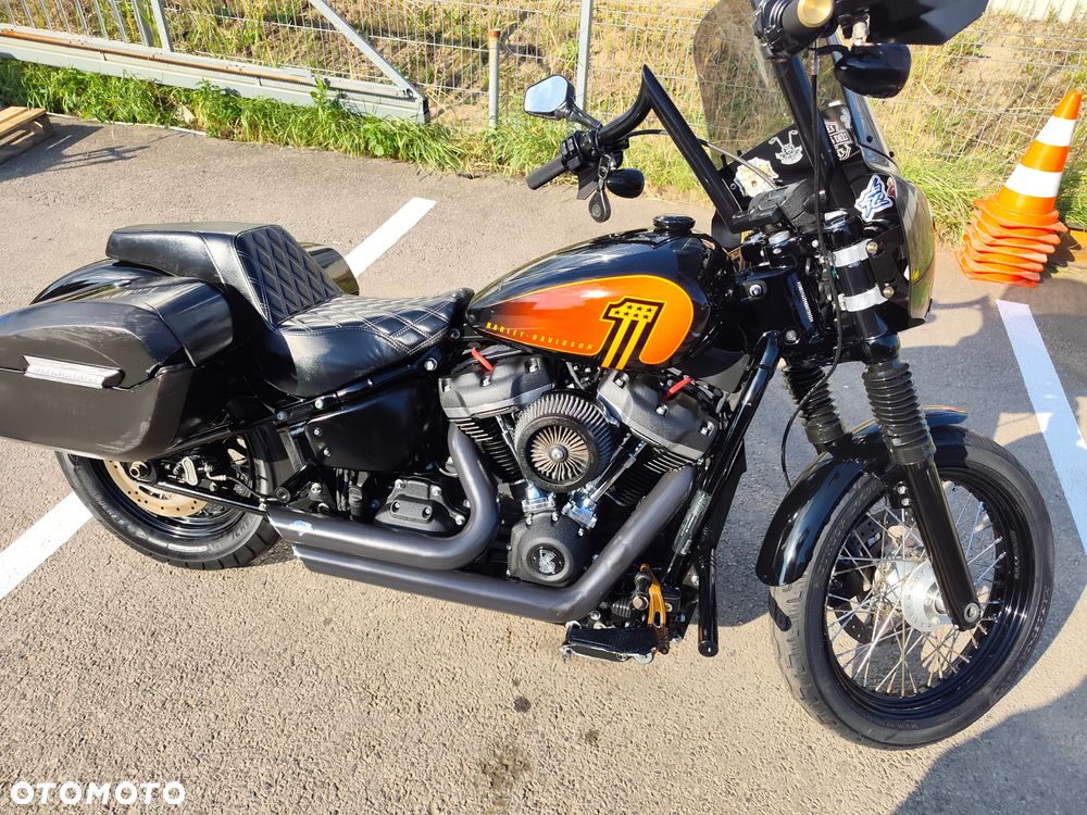 Harley-Davidson Softail Street Bob - 30