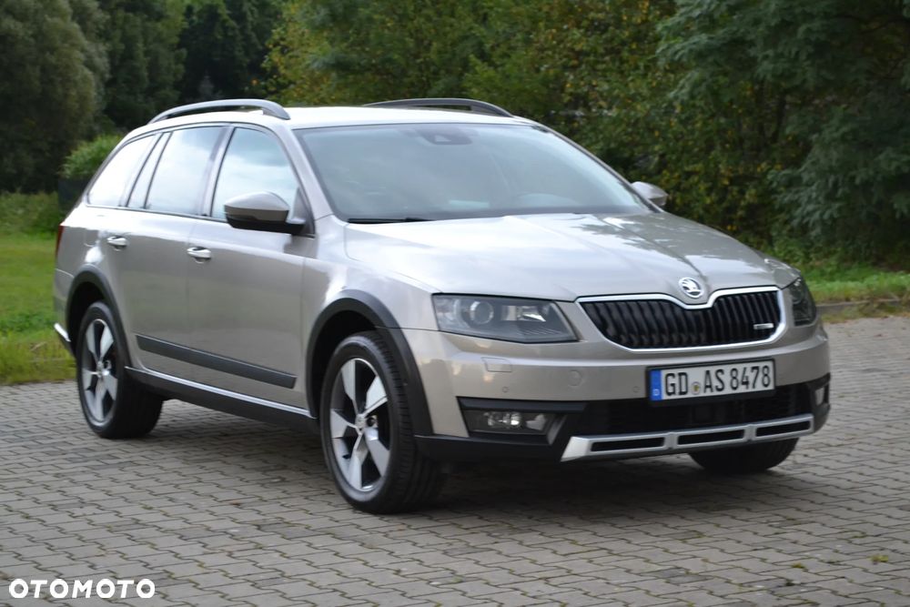 Skoda Octavia Combi 2.0 TDI 4x4 DSG Scout - 14