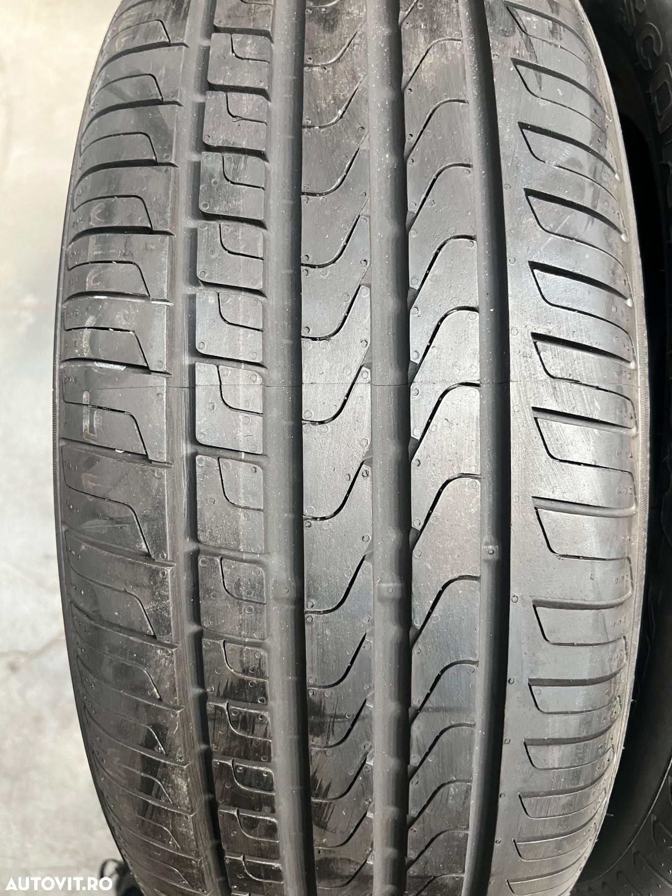 Vând 4 anvelope 235/55/19 Pirelli de vară noi - 4