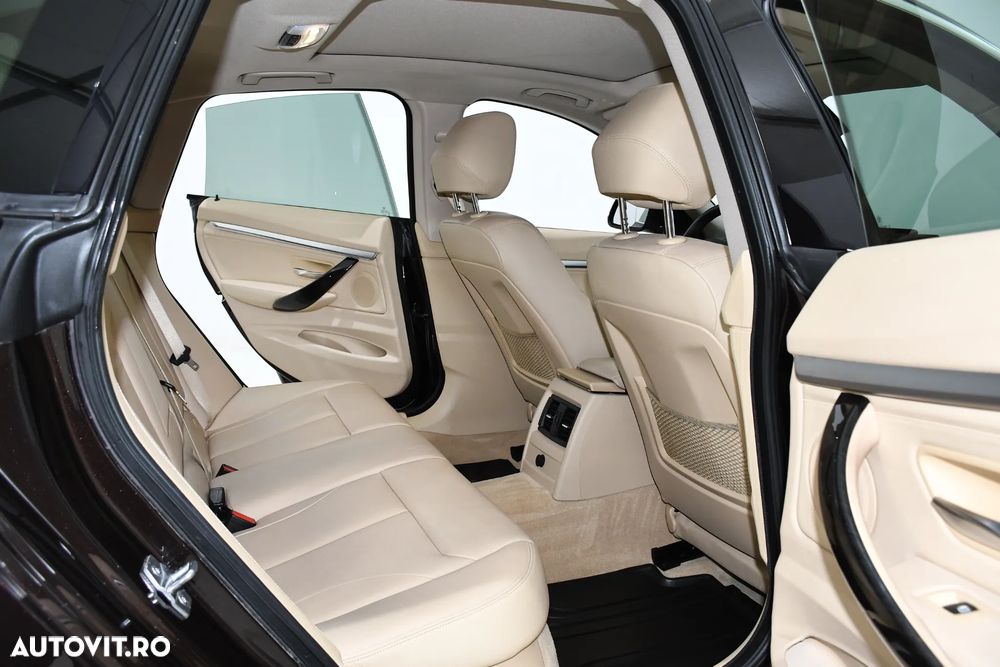 BMW Seria 3 320d xDrive - 13
