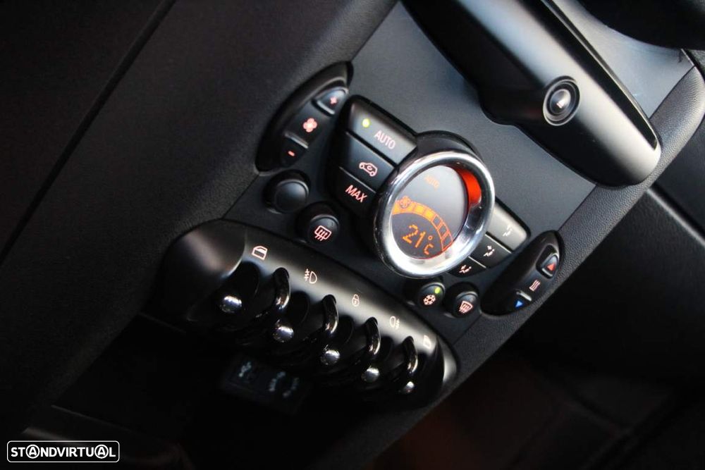 MINI Clubman Cooper D - 18