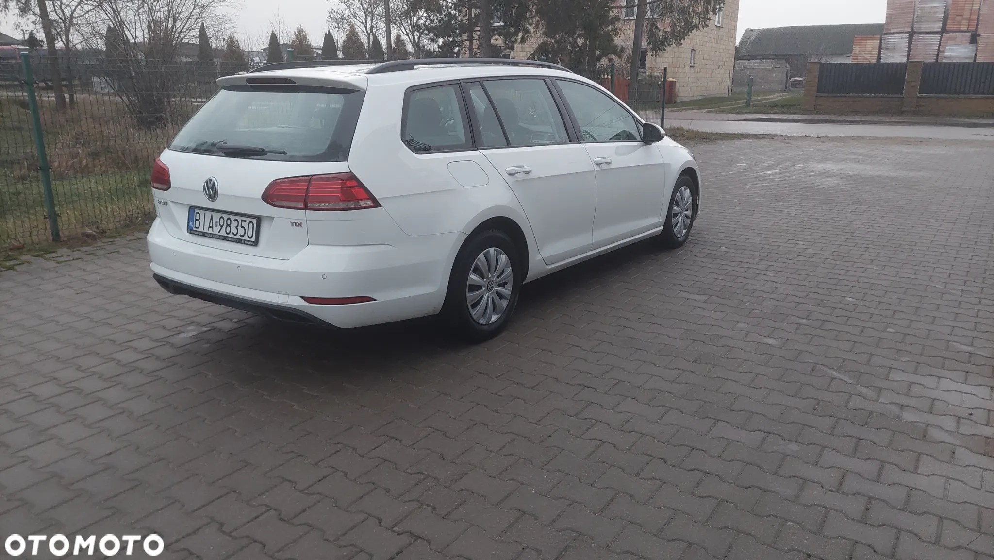 Volkswagen Golf - 2