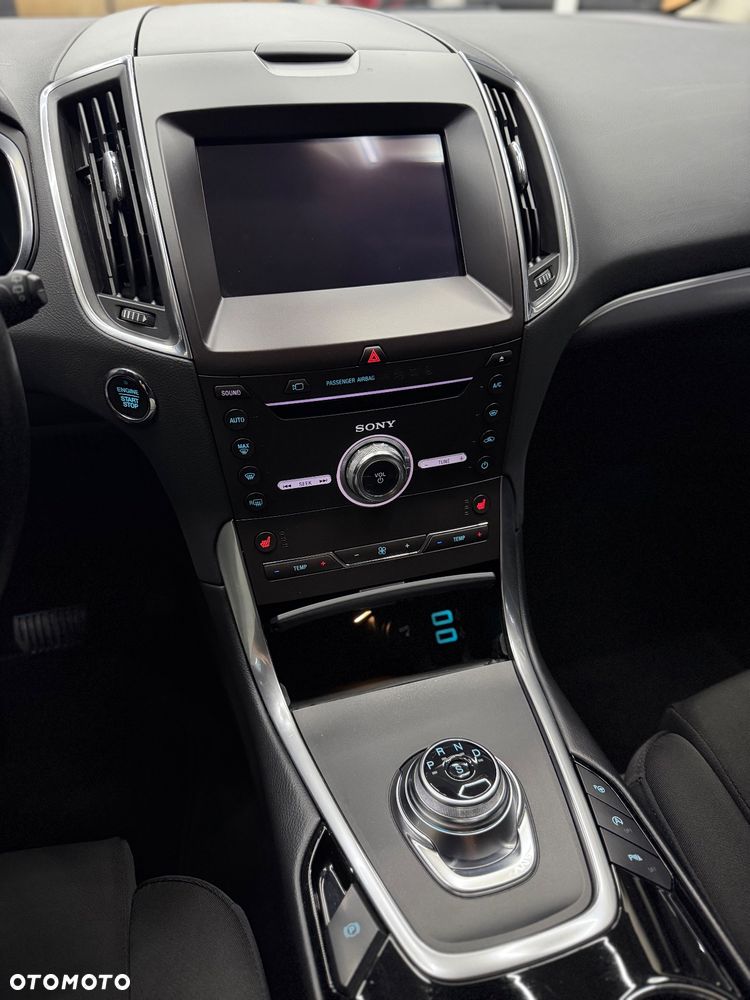 Ford S-Max 2.0 EcoBlue Titanium - 28