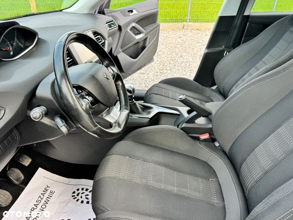 Peugeot 308 - 24