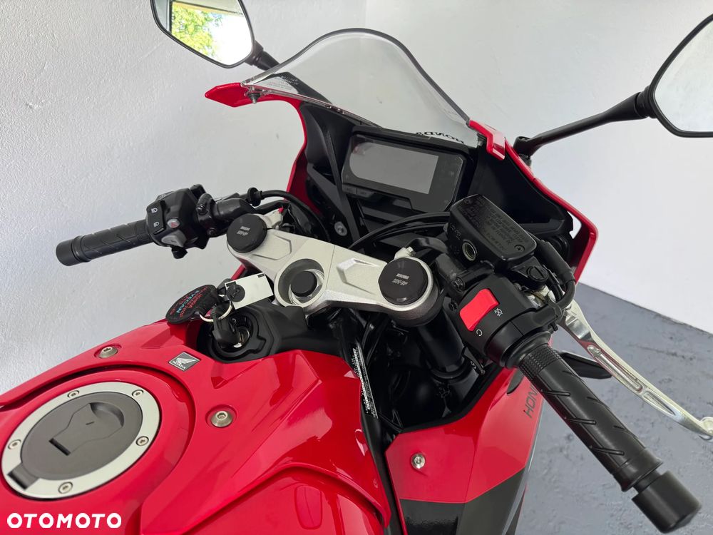 Honda CBR - 27