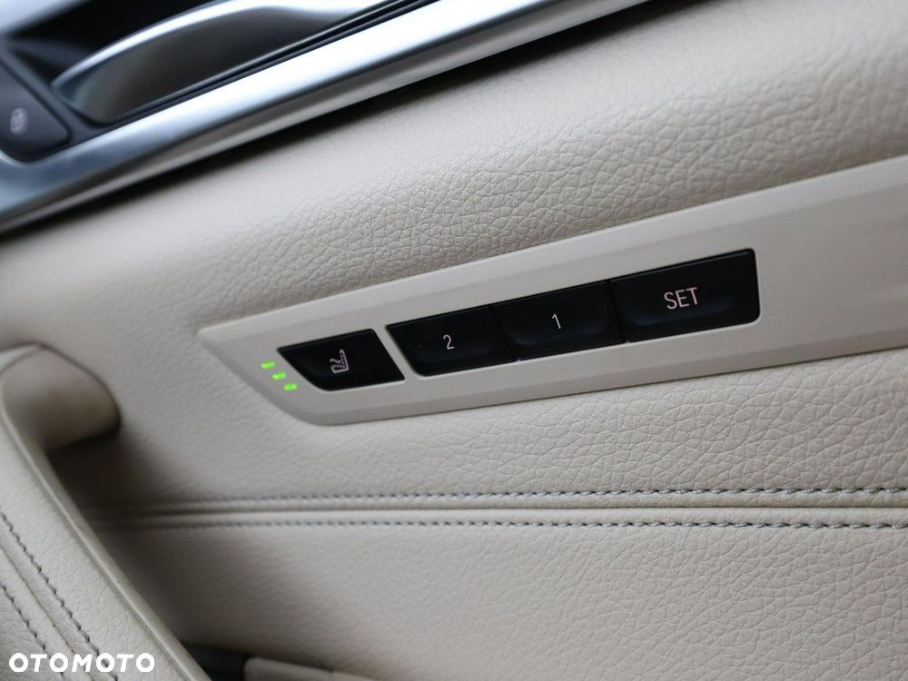 BMW Seria 5 520d xDrive - 40