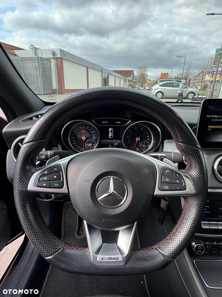 Mercedes-Benz CLA 200 7G-DCT AMG Line - 20