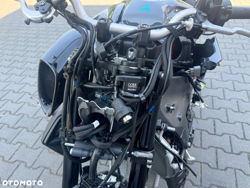 Yamaha MT - 6
