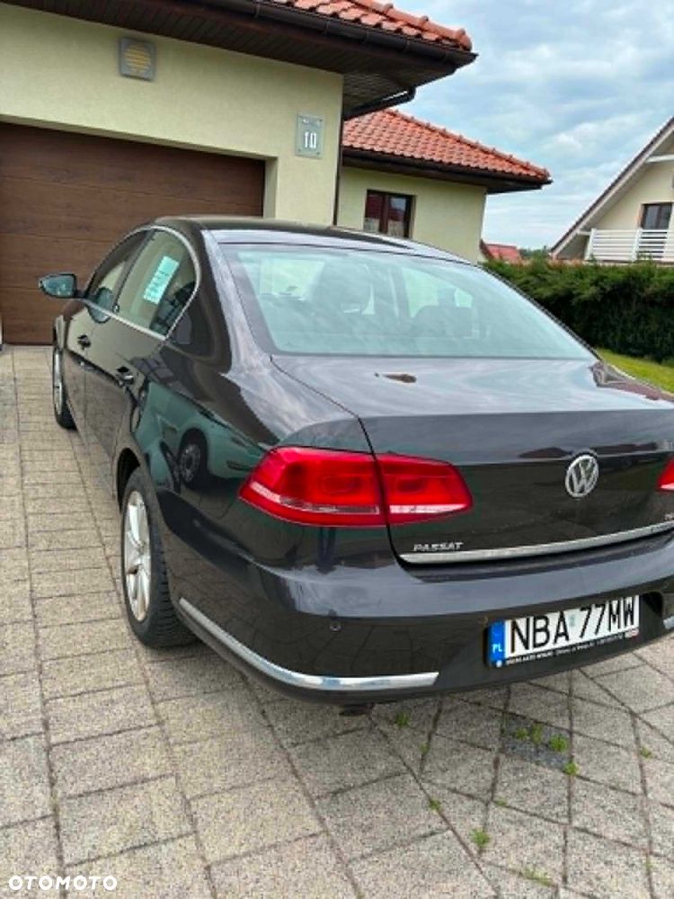 Volkswagen Passat - 4