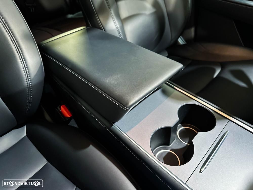 Tesla Model Y Long Range Dual Motor AWD - 41