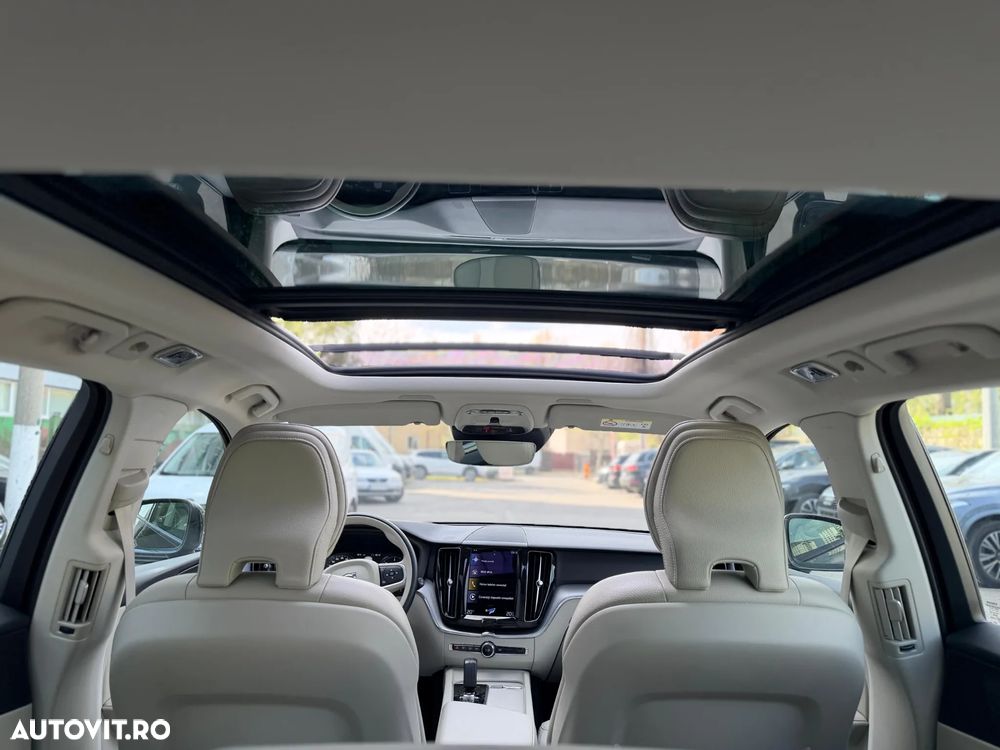 Volvo XC 60 B4 D AWD Geartronic Momentum Pro - 2