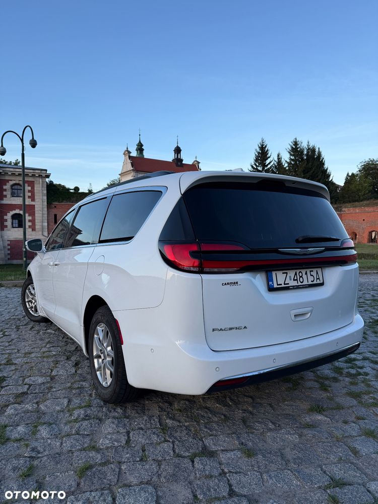 Chrysler Pacifica - 5