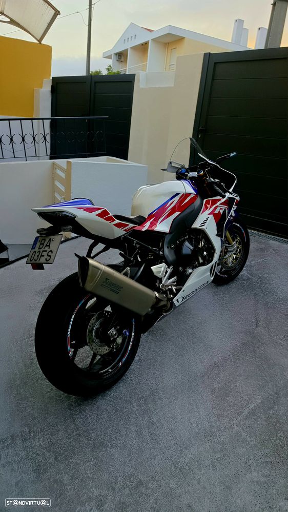 Honda CBR CBR1000RR-R Fireblade SP 30th Anniversary - 13