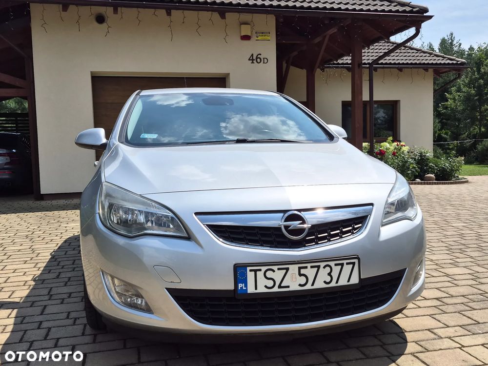 Opel Astra 2.0 CDTI DPF Automatik Cosmo - 1