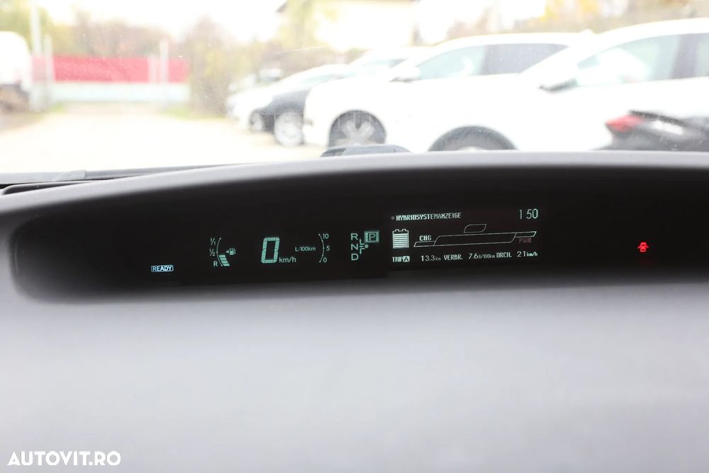 Toyota Prius (Hybrid) Sol - 14