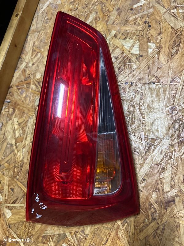 Farolim traseiro esquerdo Audi A1 - 1