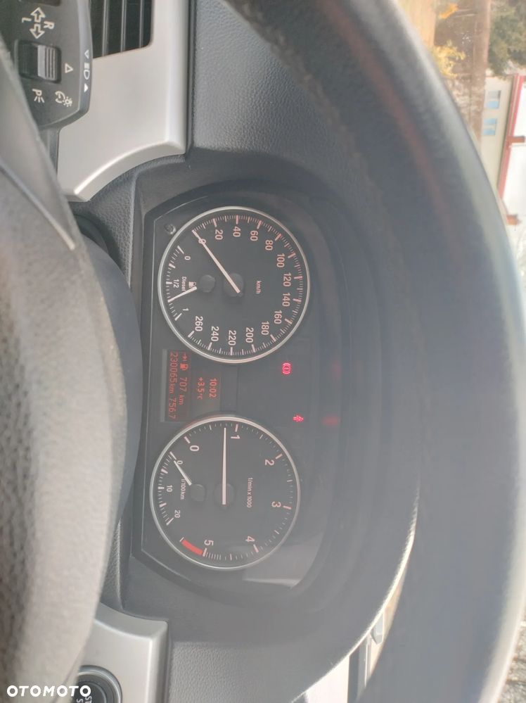 BMW Seria 3 318d - 15