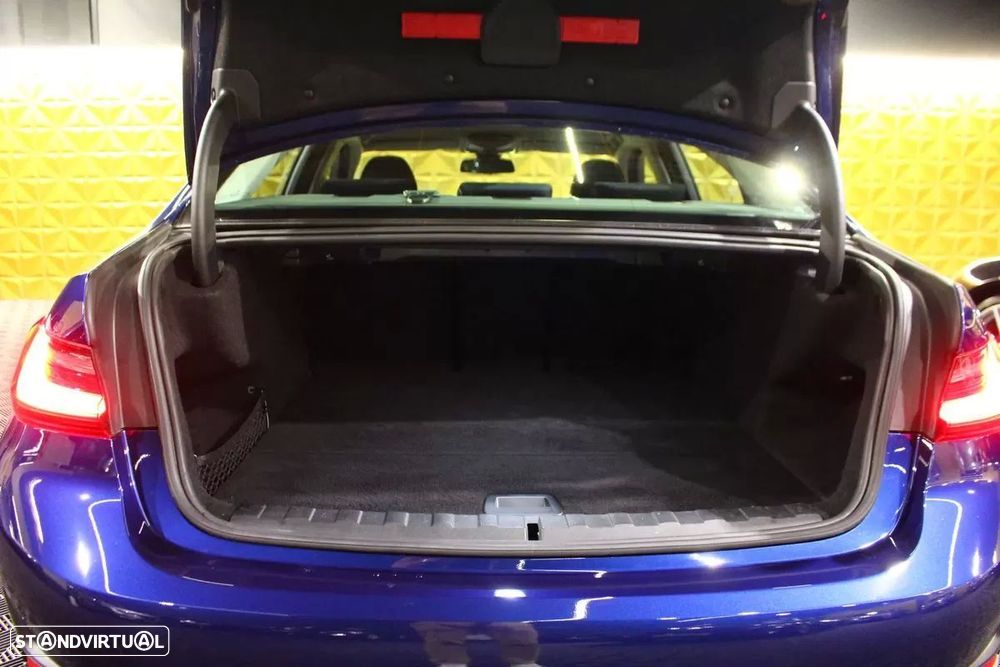 BMW 330 e Auto - 20