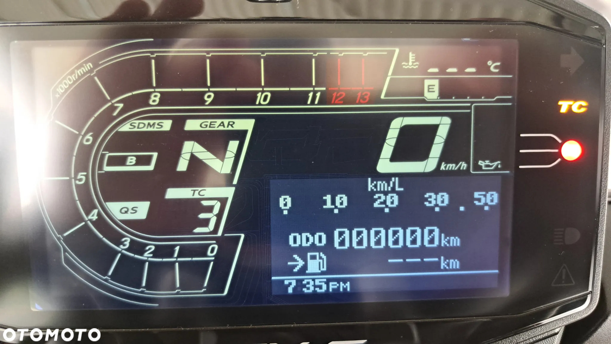 Suzuki GSX 1000 - 12