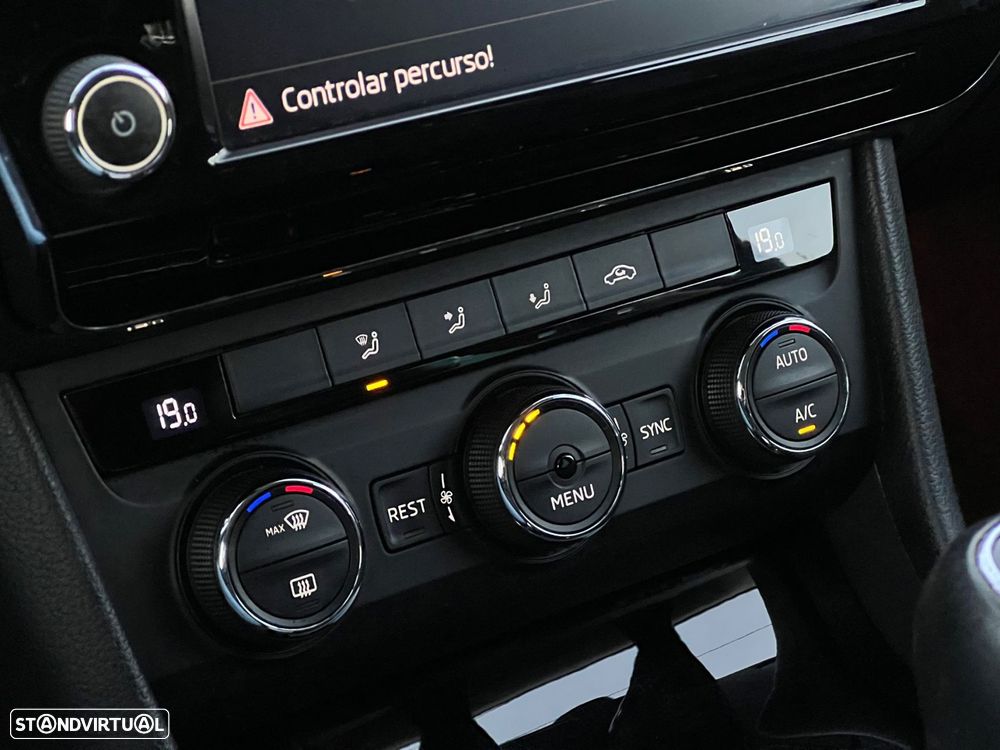 Skoda Superb 2.0 TDI Sportline - 11