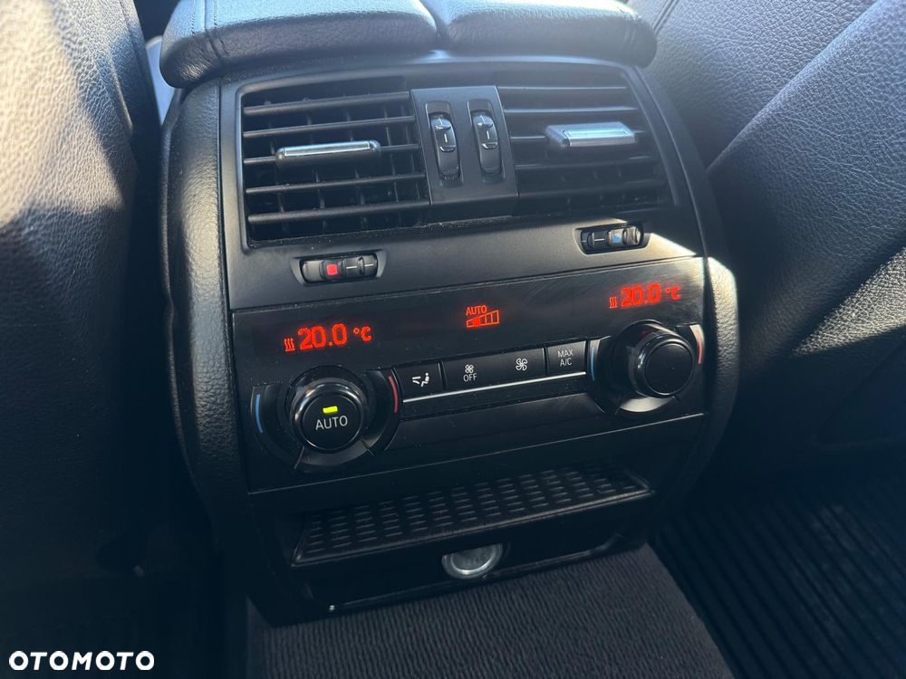 BMW Seria 5 530d xDrive - 17